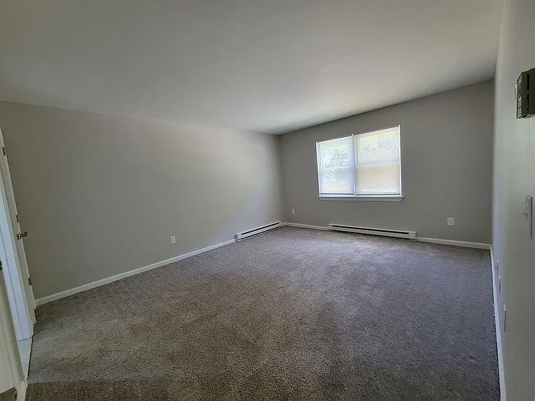 Country Gardens Apartments — Photo 27