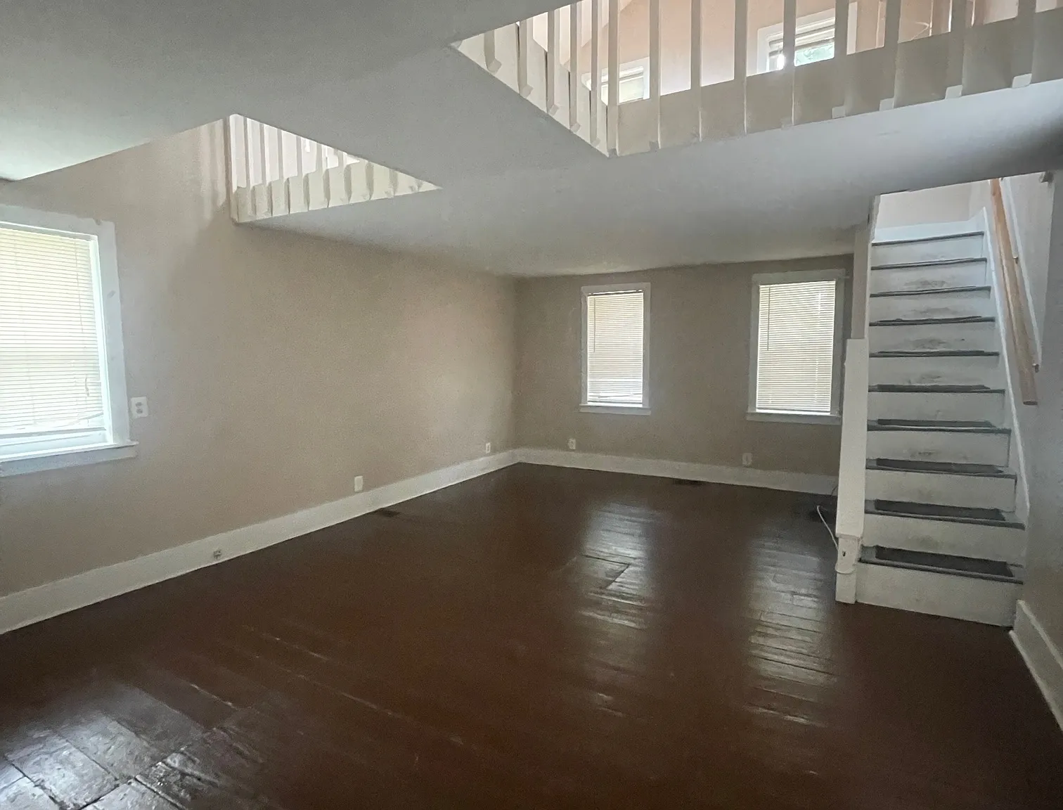 343 Gregory St (E) - 1 — Photo 3
