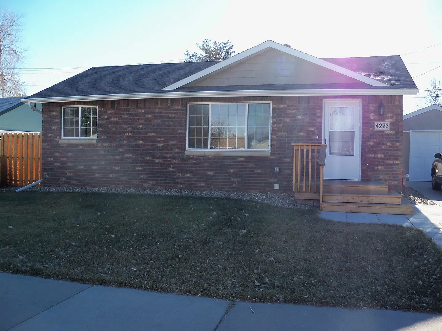 4 Bed | 2 Bath | Single Car Garage | West — Photo 1