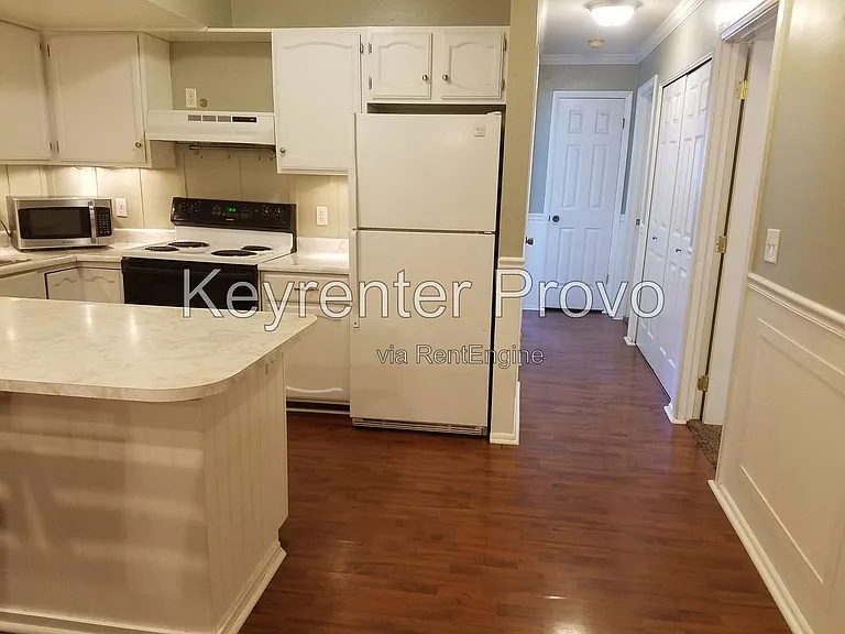 1686 Hickory Ln — Photo 7