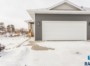 813 N Sherwood Ave, Sioux Falls, SD 57104