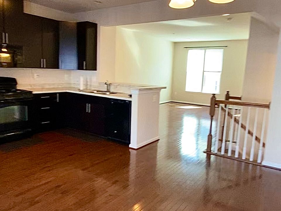 Kitchen (2nd Floor)