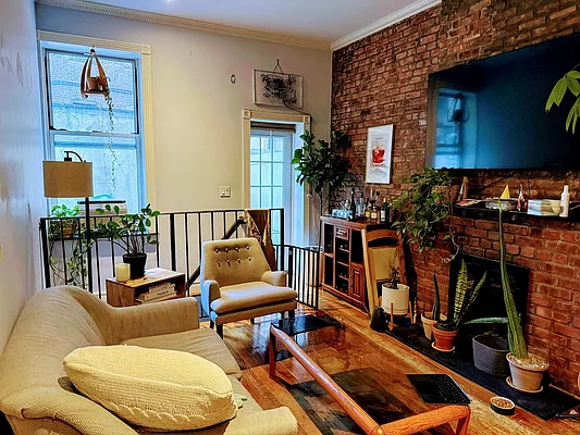 Rented by REAL New York | media 2