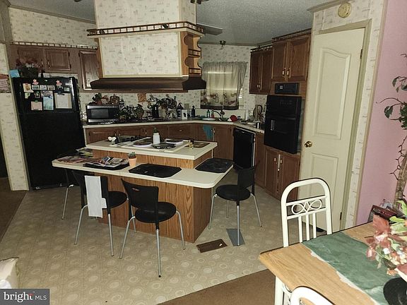 5th image of 375 Sandbox Rd