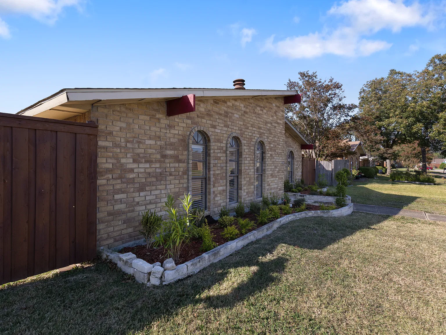 3 bed, 1700 sqft, $2,295 — Photo 3