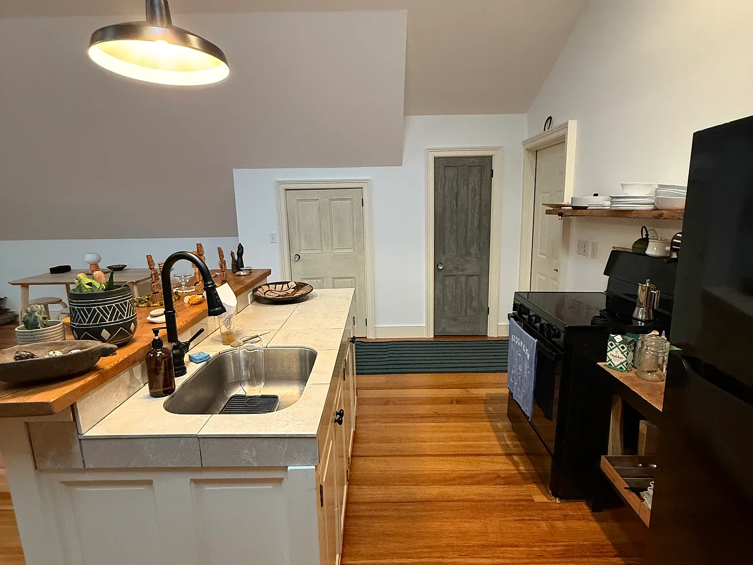 Studio, 954 sqft, $1,900 — Photo 4