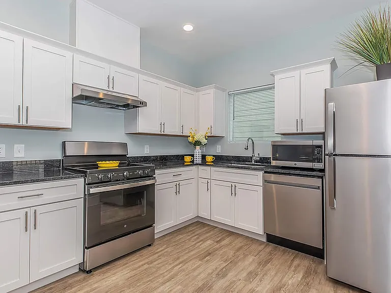 Argo Pointe Apartments — Photo 13
