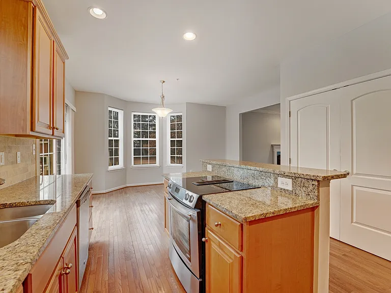 609 Tebbston Dr — Photo 35