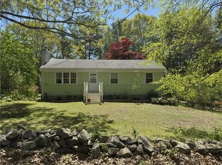 100 Snuff Mill Rd, Saunderstown, RI 02874