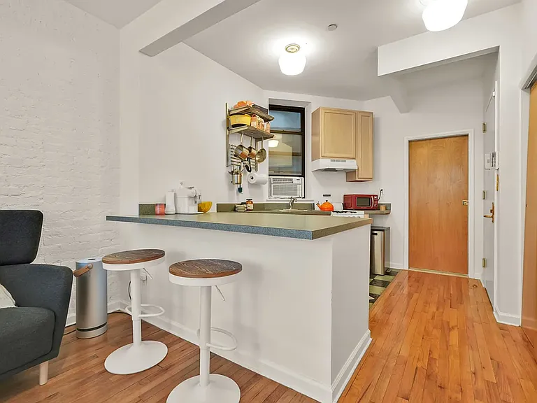 7 2nd Ave #3A — Photo 4