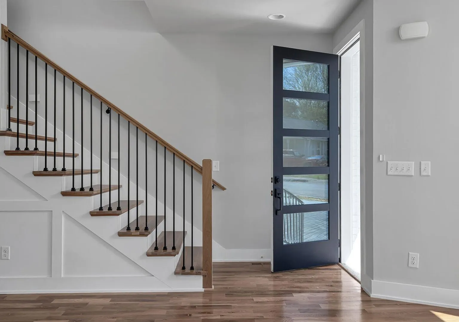 Stunning 4 Bedroom in Nashville — Photo 2