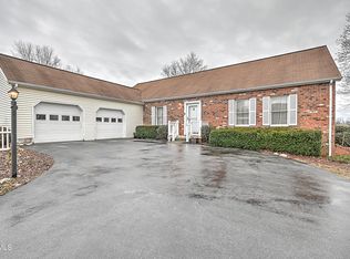 19259 Pleasant View Dr, Abingdon, VA 24211