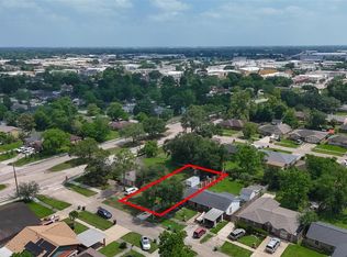 6126 Iron Rock St, Houston, TX 77087