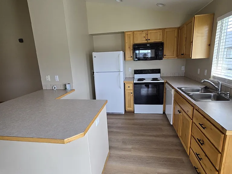 2105 E White Oak Ct #202 — Photo 13