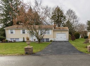2135 Wallace St, Stroudsburg, PA 18360
