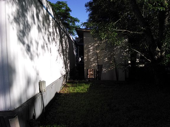 2nd image of 4719 Lunar St