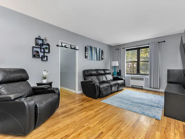 2705 Kings Highway image 3 of 9