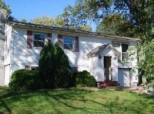600 Pottawatomie Trl, Porter, IN 46304