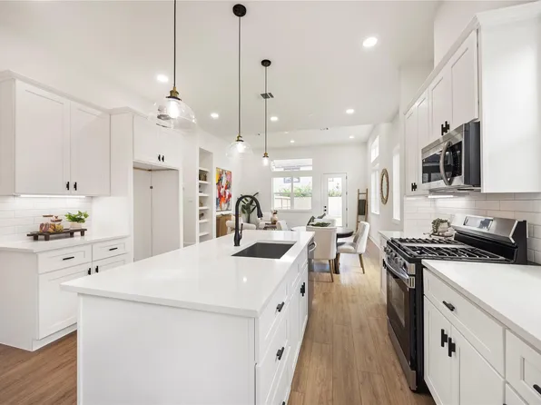 3107 Stonwall St, Houston, TX 77020