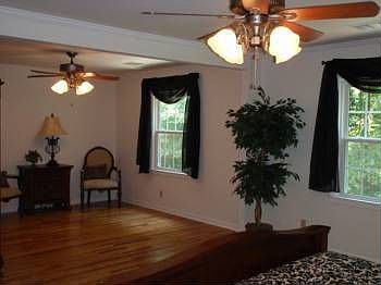5th image of 805 Middlewood Dr