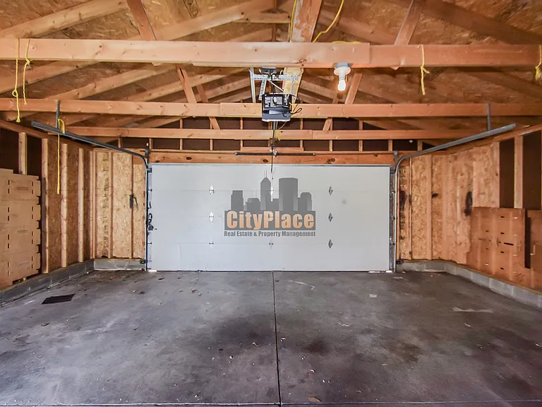 1541 Spruce St — Photo 4