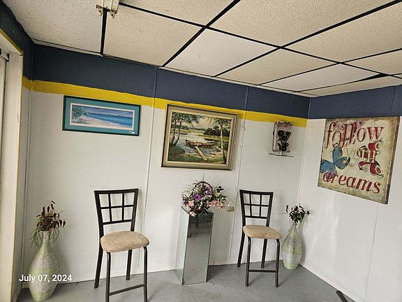 4502 NW 6th Street Lobby Area