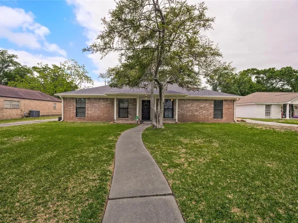 1215 Forsythe Ln, Houston, TX 77073