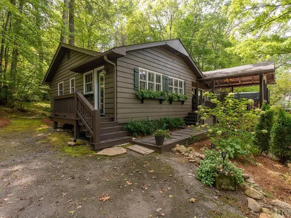 35 Azalea Circle, Highlands, NC 28741