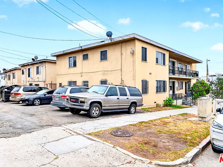 4777 San Vicente Blvd #8 — Photo 14