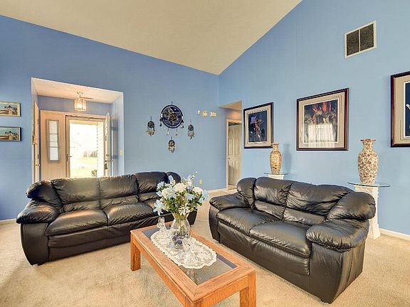 3rd image of 5837 Brobeck Ln