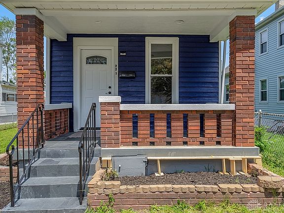 2nd image of 221 Hart St