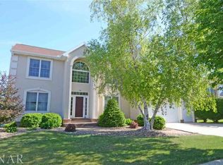 14 Cameron Ct, Bloomington, IL 61704