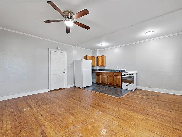 901 E Linwood Blvd — Photo 19