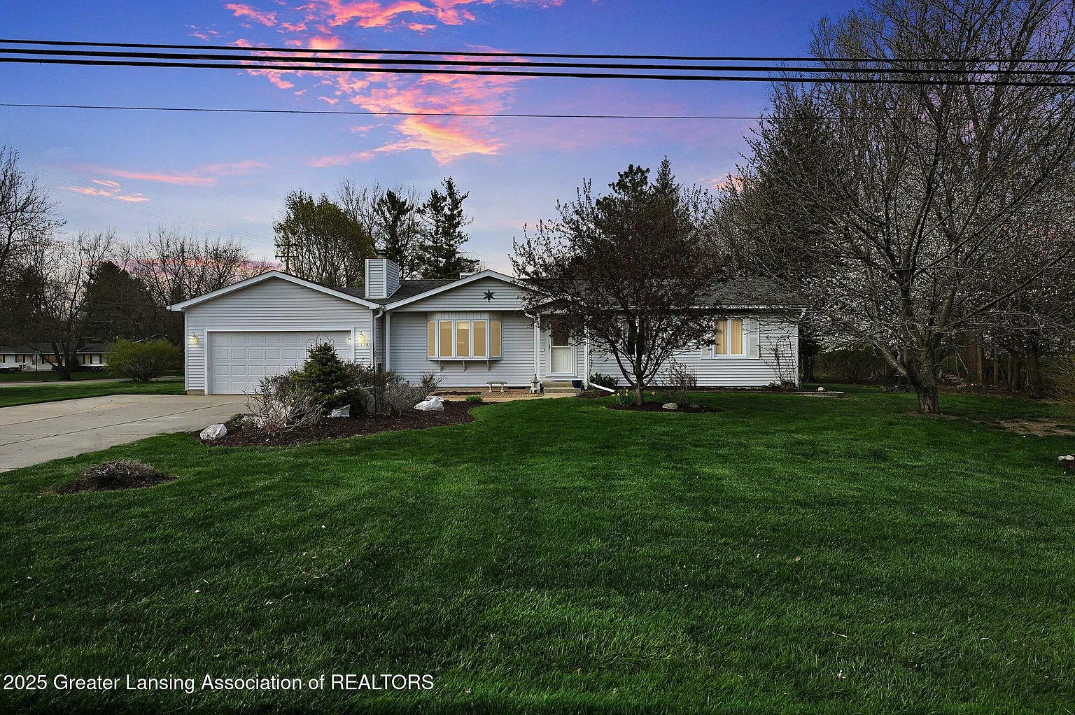 1318 W Herbison Dr photo 1