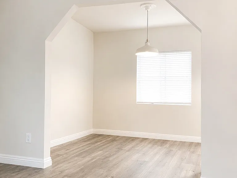 4218 Lockwood Ave #10 — Photo 3