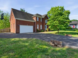 147 Calvin Ct, Bowling Green, KY 42104