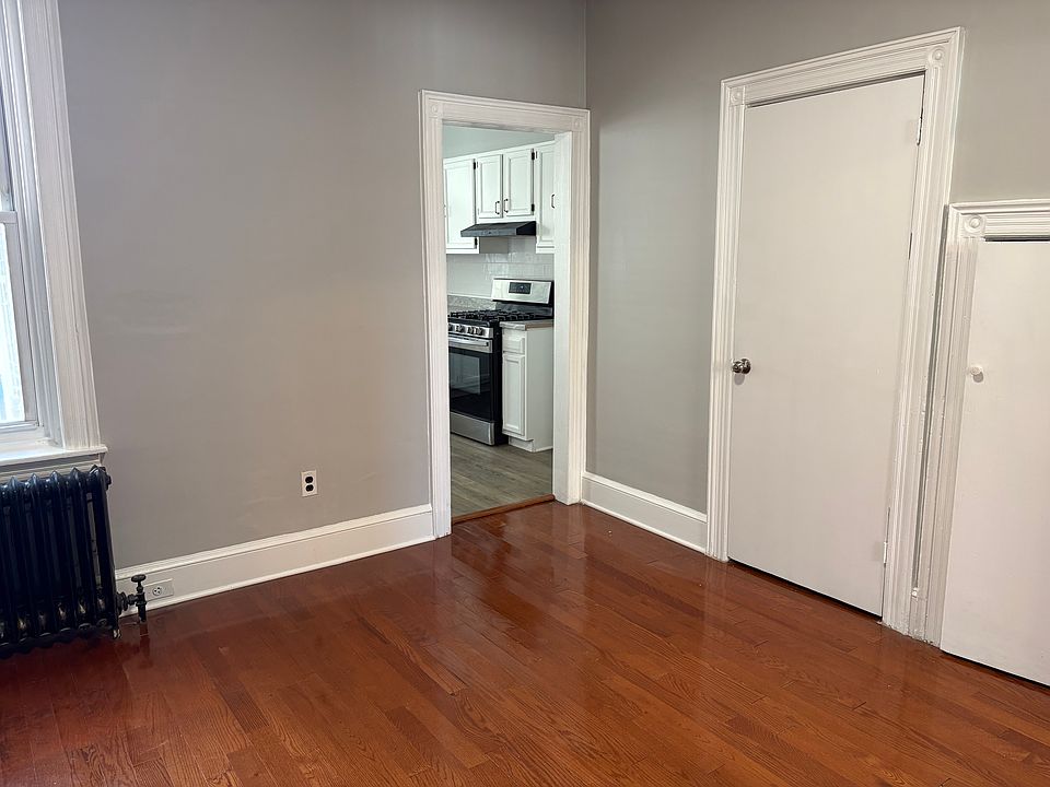 2nd image of 50 E Clapier St