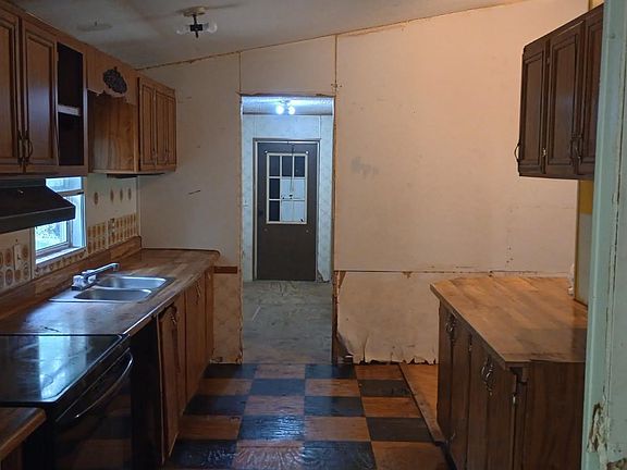 4th image of 121 Frost Ln