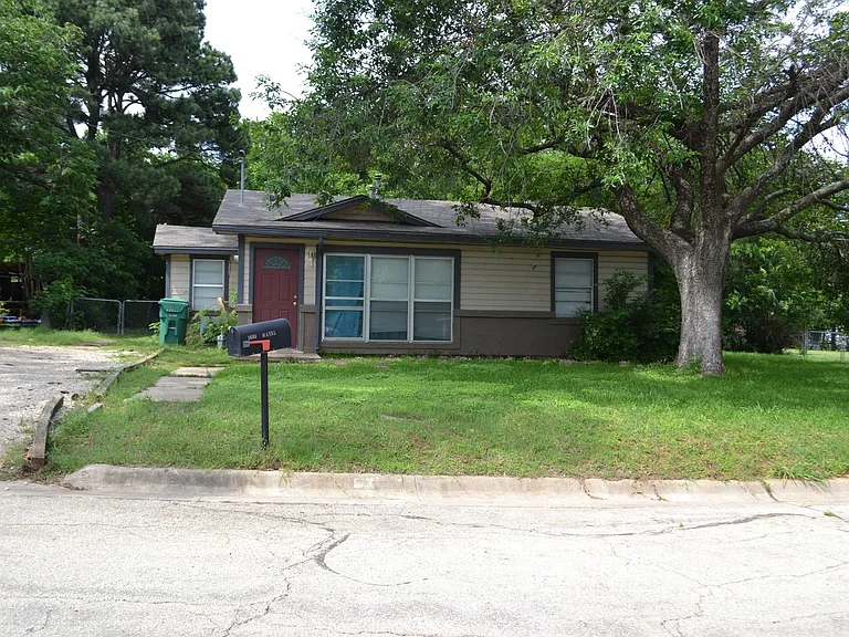 1609 Wayne St — Photo 1