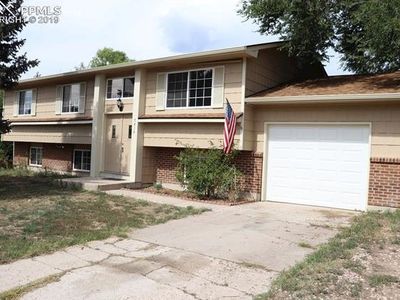 7414 Colonial Ln, Fountain, CO, 80817