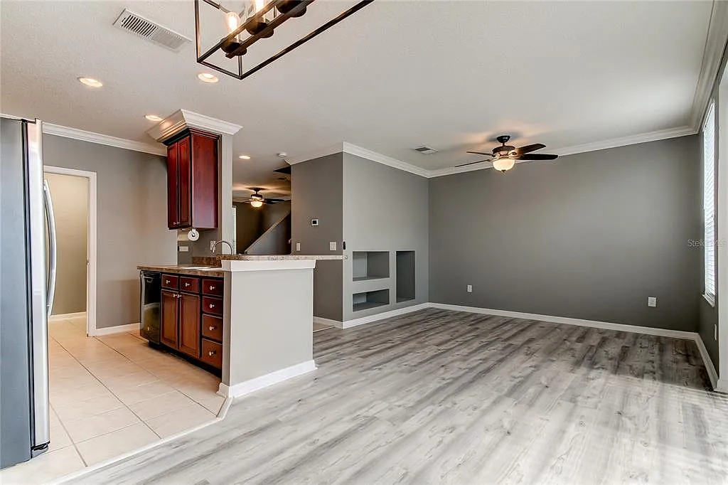 3 bed, 2.5 bath, 1452 sqft, $2,700 — Photo 4