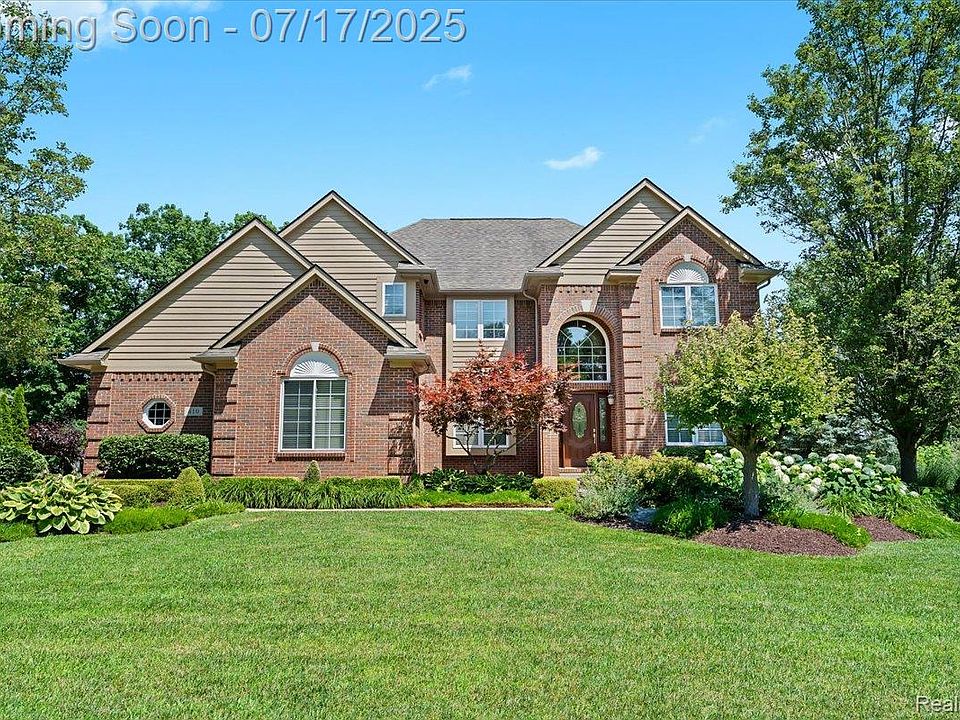 1st image of 610 W Oxhill Dr