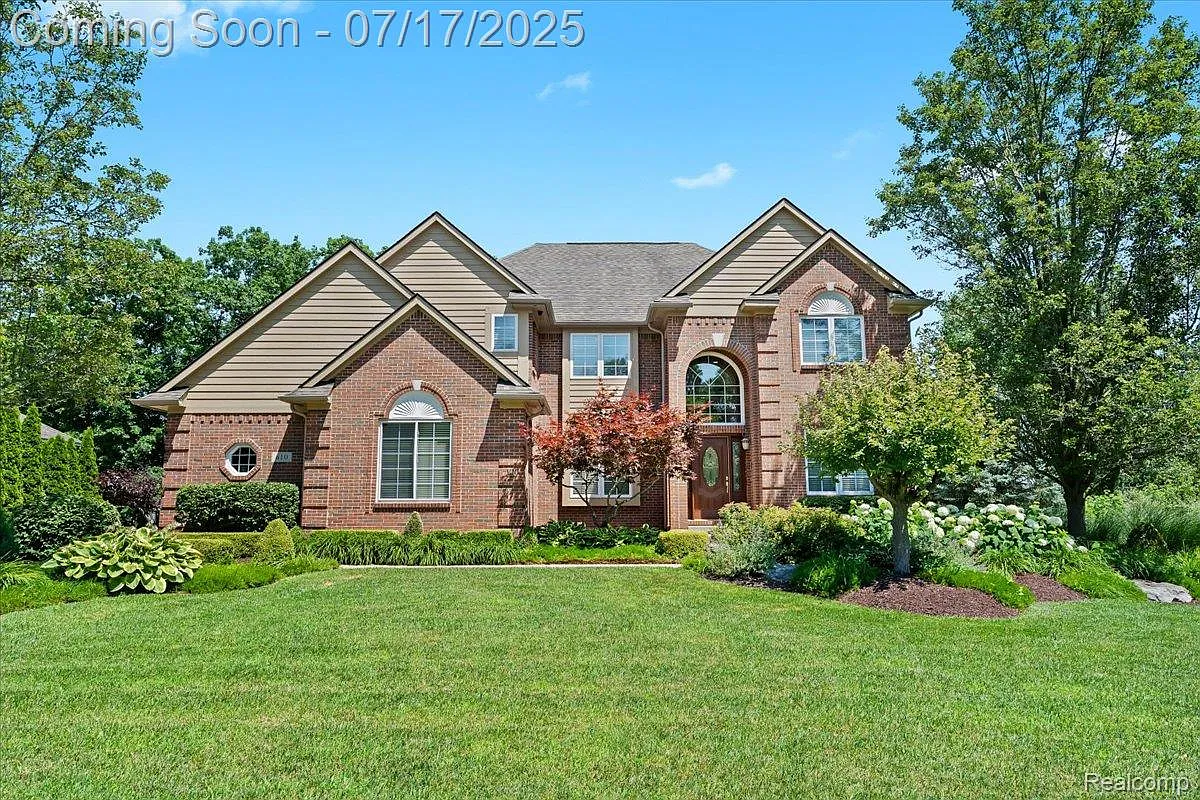 610 W Oxhill Dr photo 1