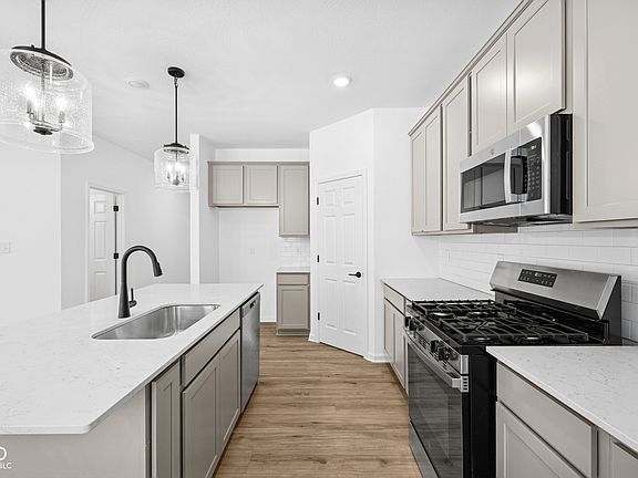 5th image of 5526 Aspen Wood Ln