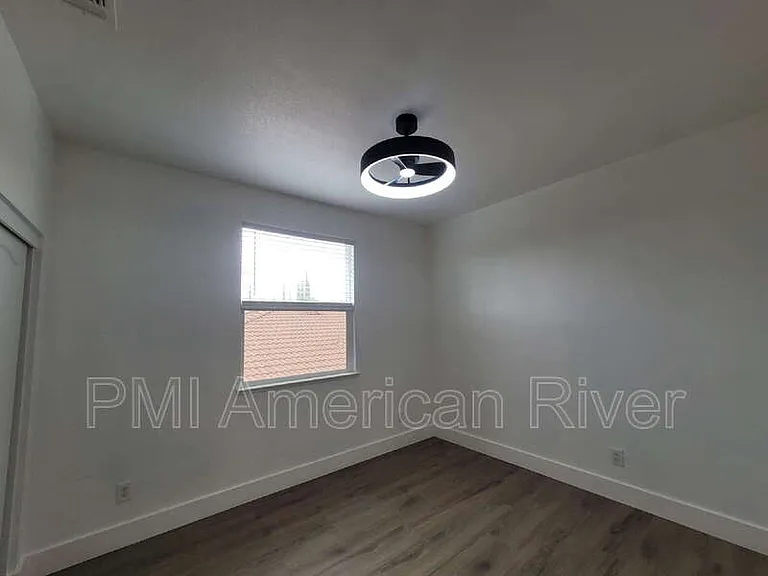 4265 Thalia Way — Photo 6