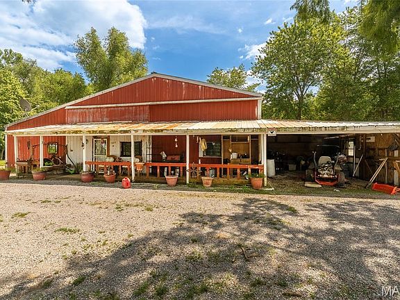 3rd image of 8475 State Highway 146 W