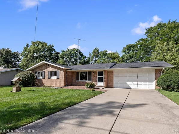 2082 Kingswood Dr, Flint, MI 48507