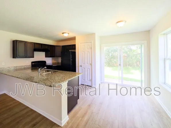 6805 Lake Mist Ln, Jacksonville, FL 32210