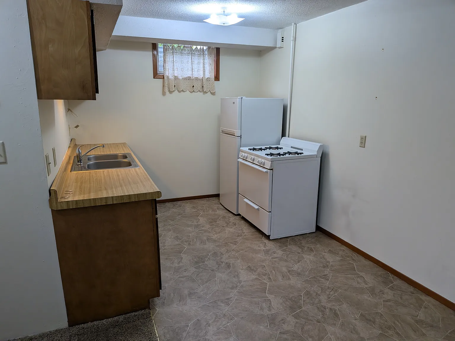 1 bed, $650 — Photo 2