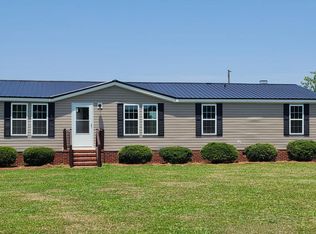569 Kelly Rd, Mount Olive, NC 28365